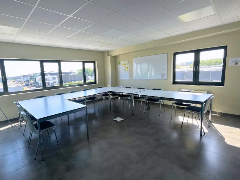 Moyenne salle de réunion à Fernelmont